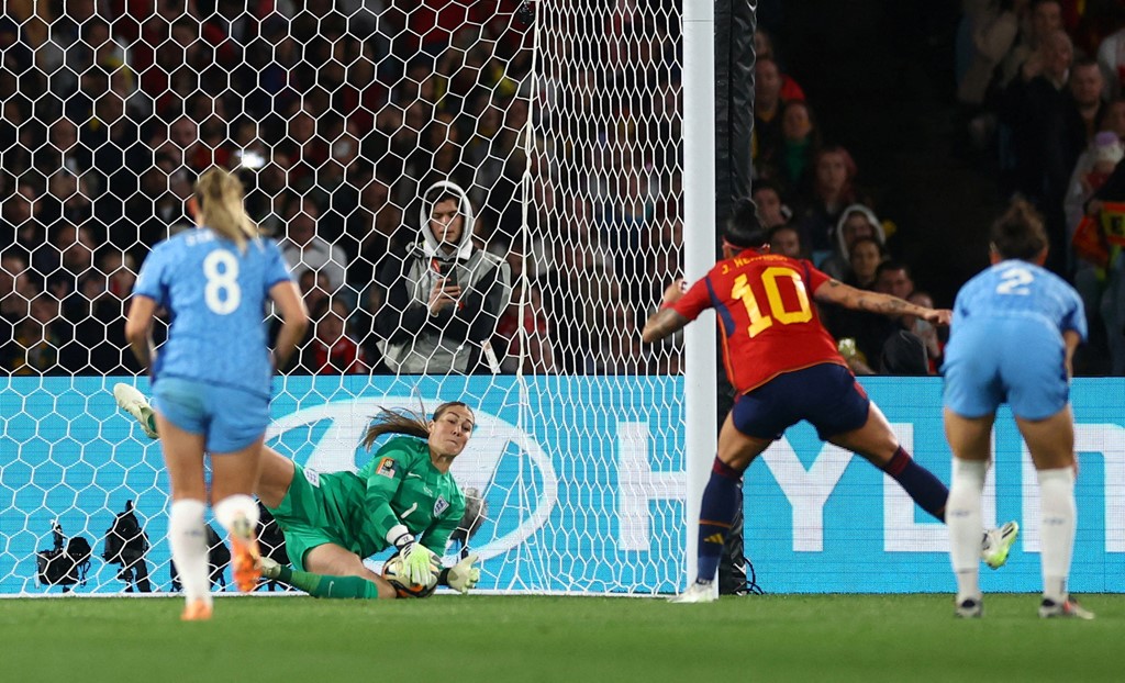 With fingers to the sky after scoring, Team USA's World Cup hero