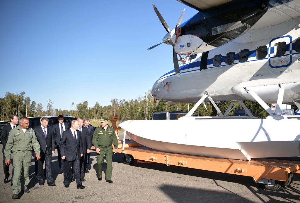 Vladimir Putin and Sergei Shoigu at Patriot Park in 2018