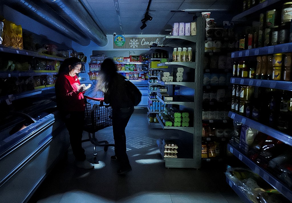 Faire du shopping dans le noir à Barcelone