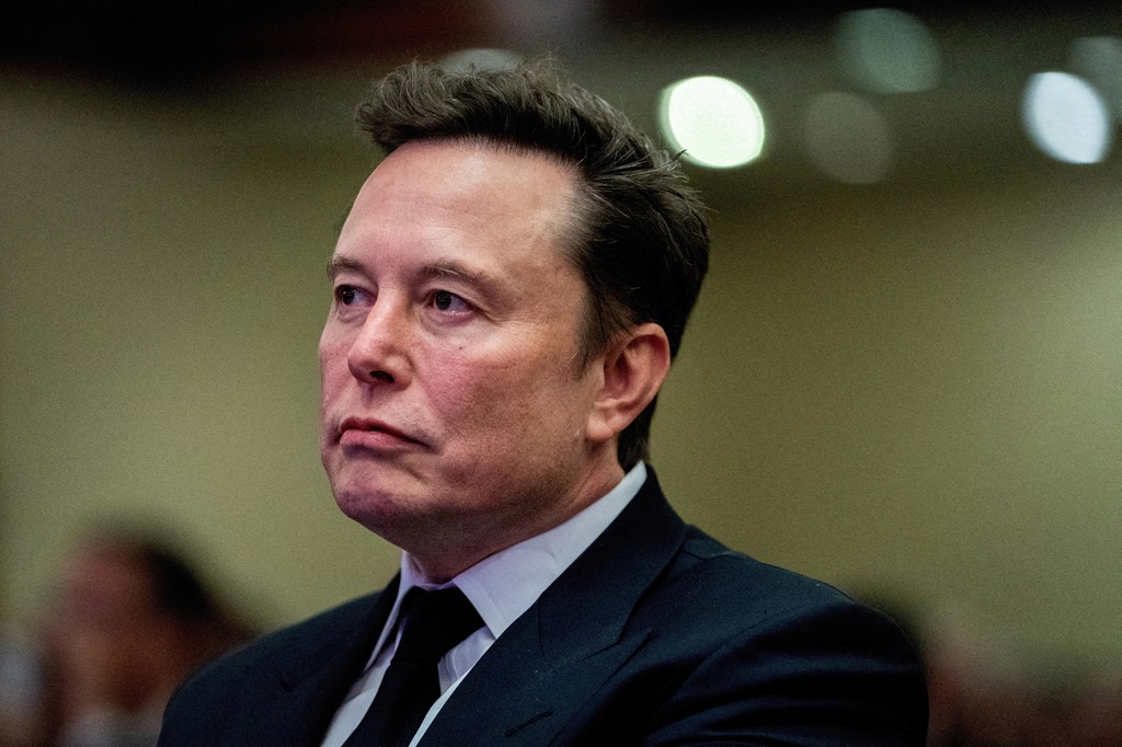 Politics latest: Starmer tries to keep conversation on NHS plan as Elon Musk continues criticism of PM | Politics News | Sky News