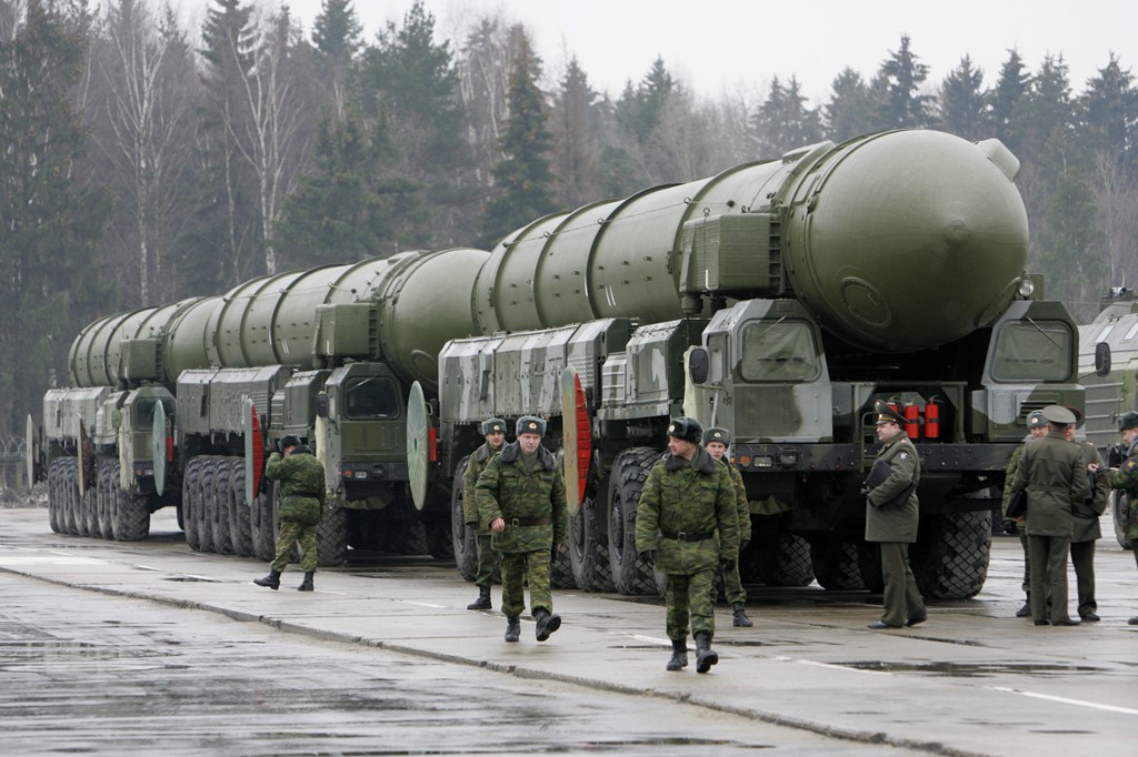 Truck-mounted Topol-M intercontinental ballistic missiles in Moscow in 2008