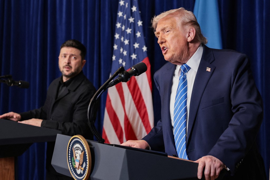 Trump Signals Momentum on Ukraine Peace Talks, but Territory Dispute Remains Unresolved