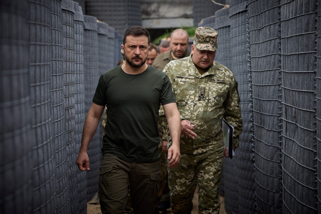 Volodymyr Zelenskyy inspects fortifications at the border with Belarus in July