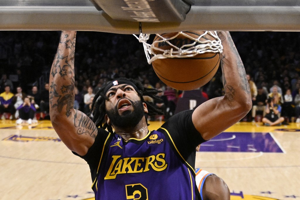 Anthony Davis scores 37, Lakers hold off Thunder 116-111 - The San