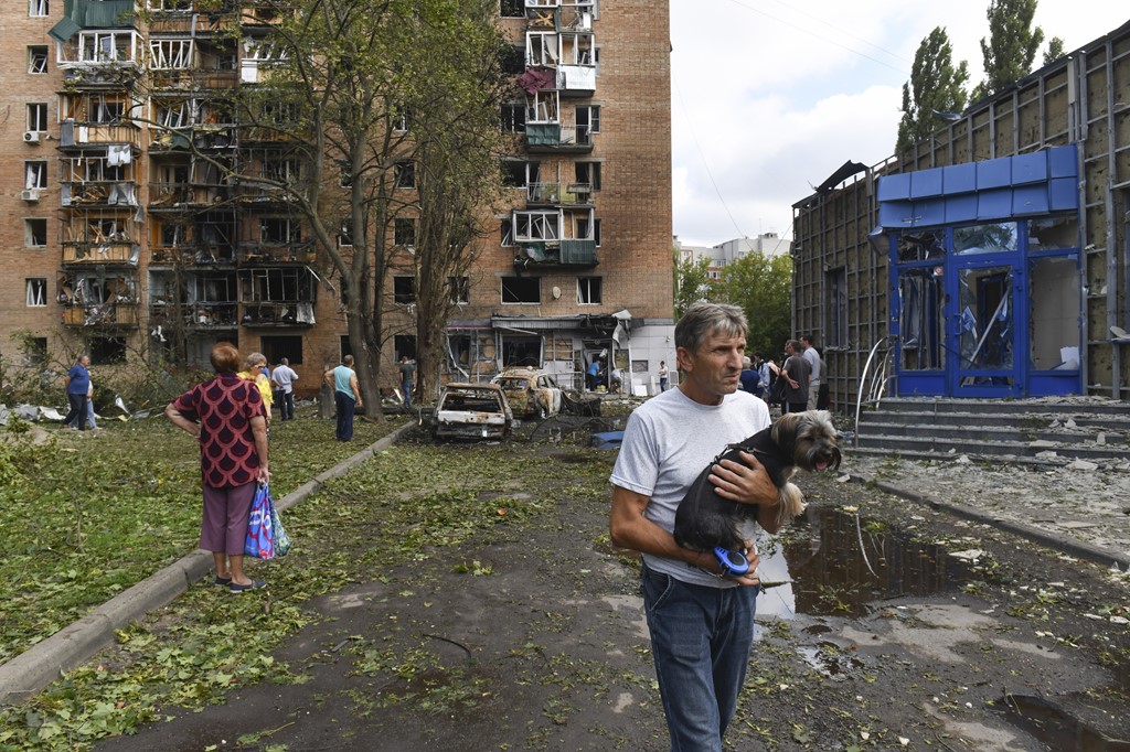 11 August - Kursk residents leave after Ukrainian shelling
