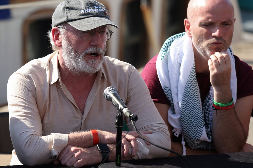 Cunningham and comedian Tadhg Hickey at a press conference before taking part in the Global Sumud Flotilla