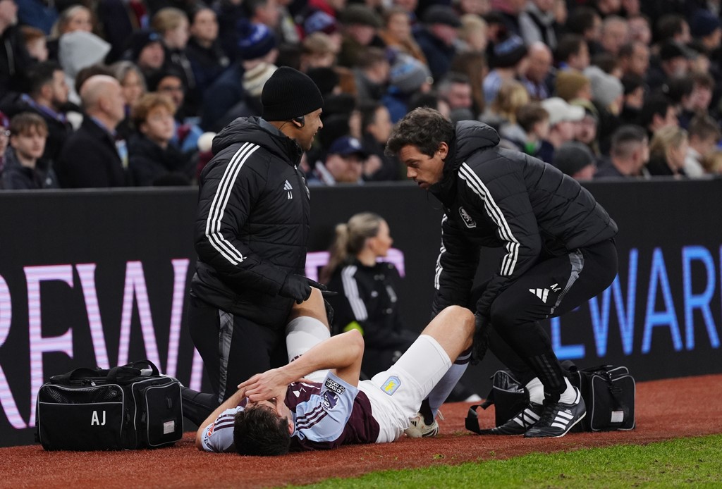 Aston Villa Triumphs 2-1 Over Leicester in Hard-Fought Premier League Clash