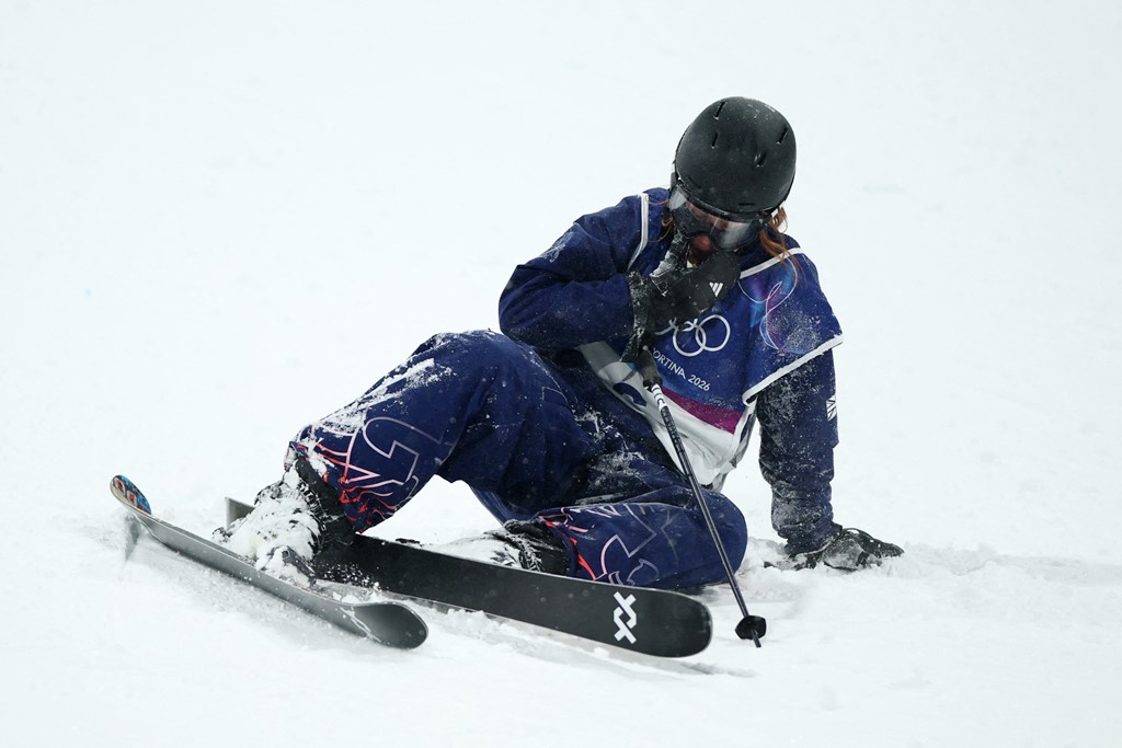 Winter Olympics live: Heartbreak for Team GB's Kirsty Muir as she crashes  on final run | UK News | Sky News