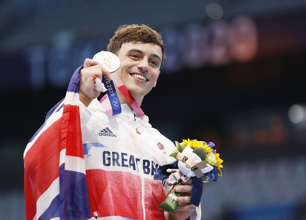 Check out the stunning 2023 World Athletics Championship medals - Canadian  Running Magazine