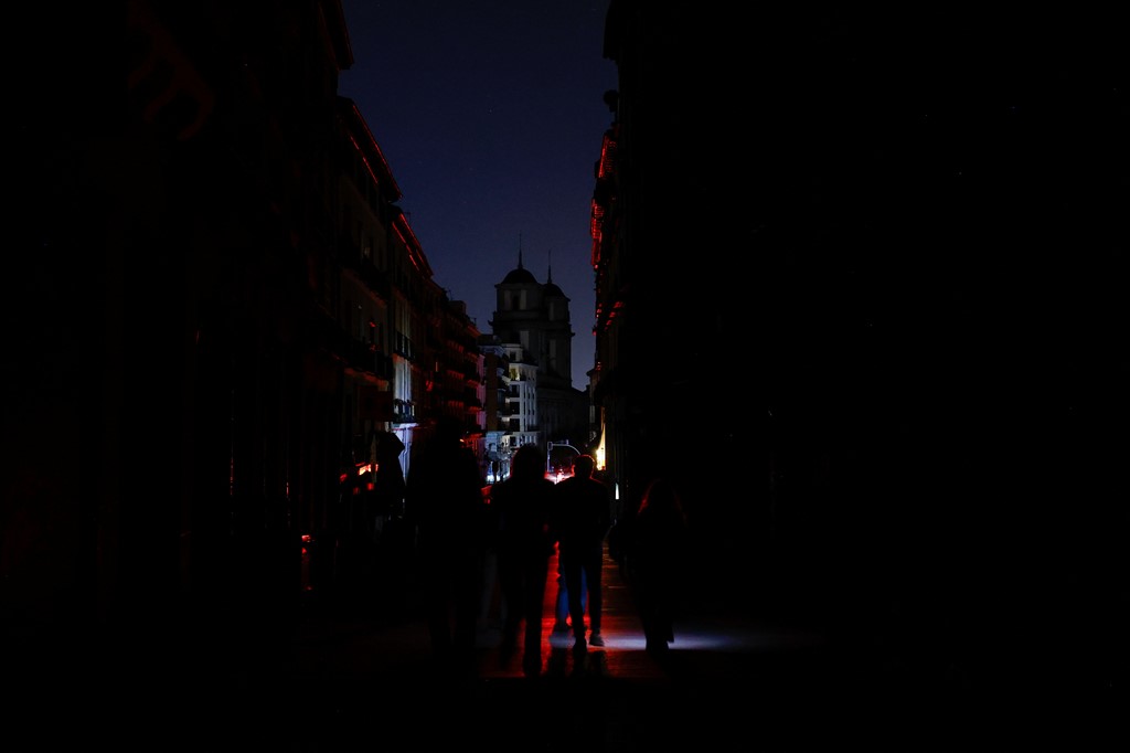 Une vue sombre de Madrid