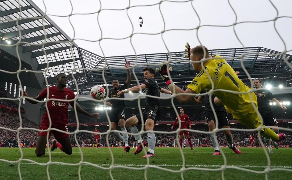 City goleia Liverpool e diminui distância para o Arsenal na Premier League  - Superesportes