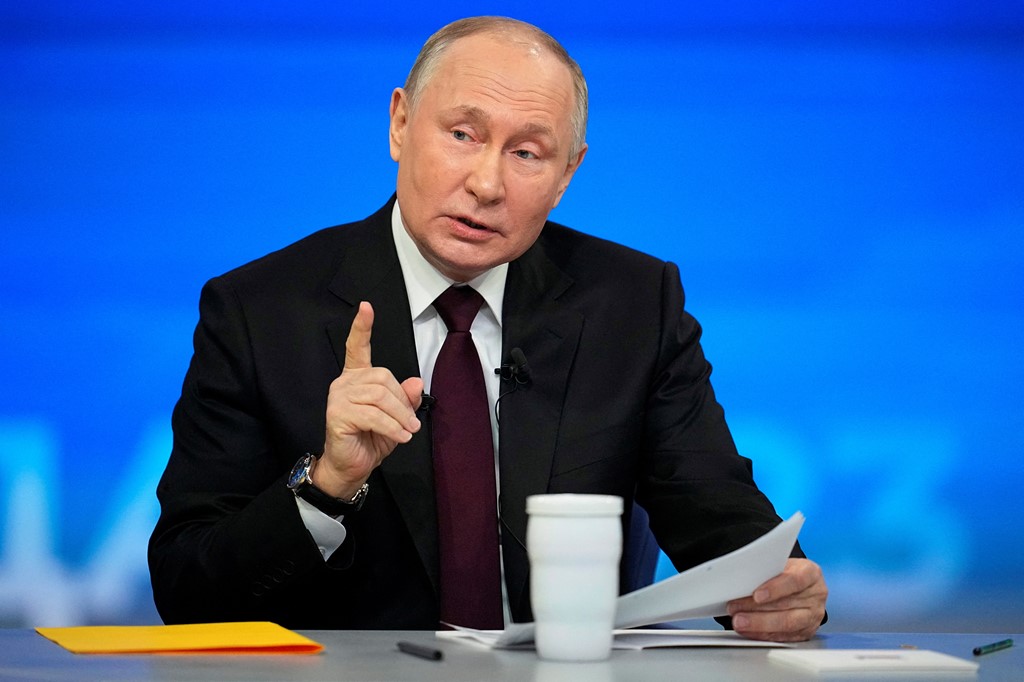 Putin aims for show of power and reassurance as war in Ukraine appears at  stalemate