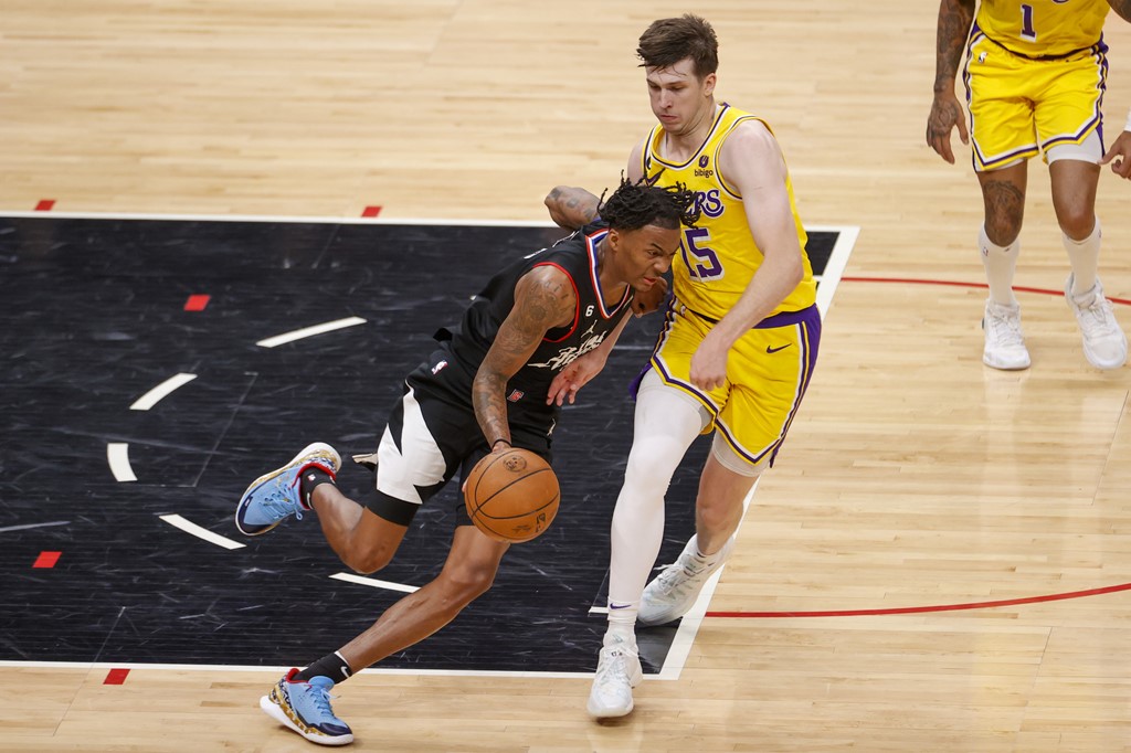 Grizzlies fall to Clippers despite Lofton's 18 points