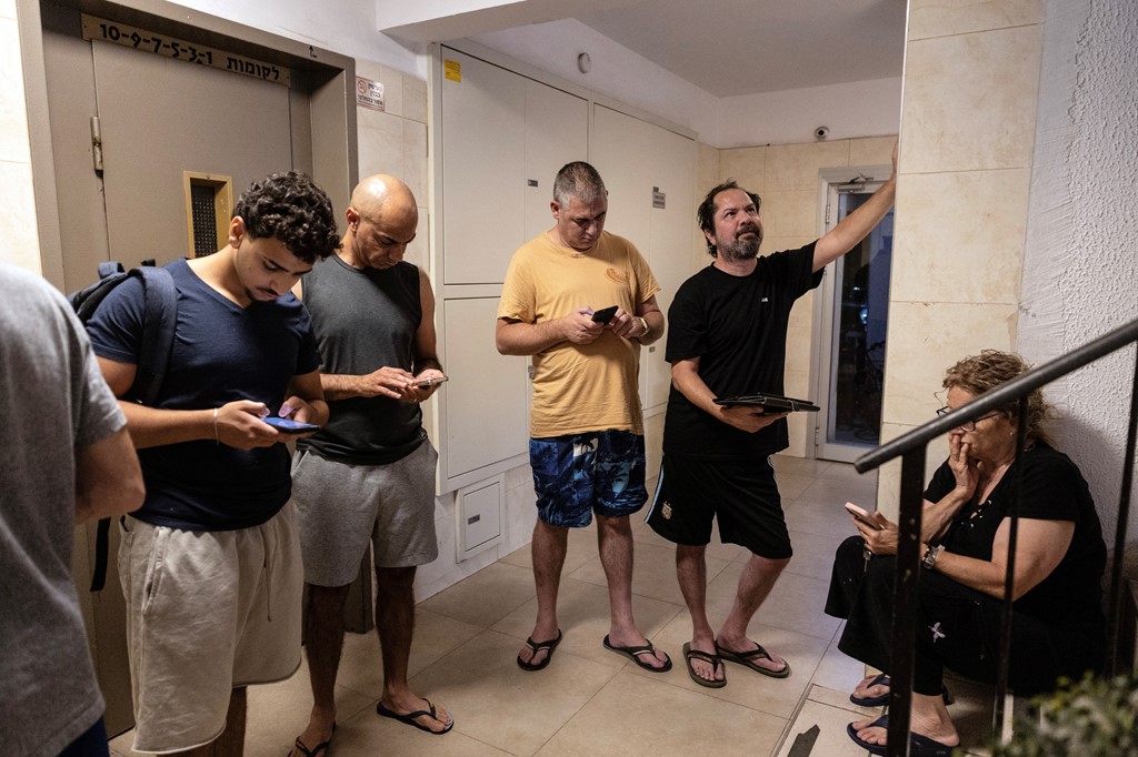 Israelis take shelter after sirens in Tel Aviv