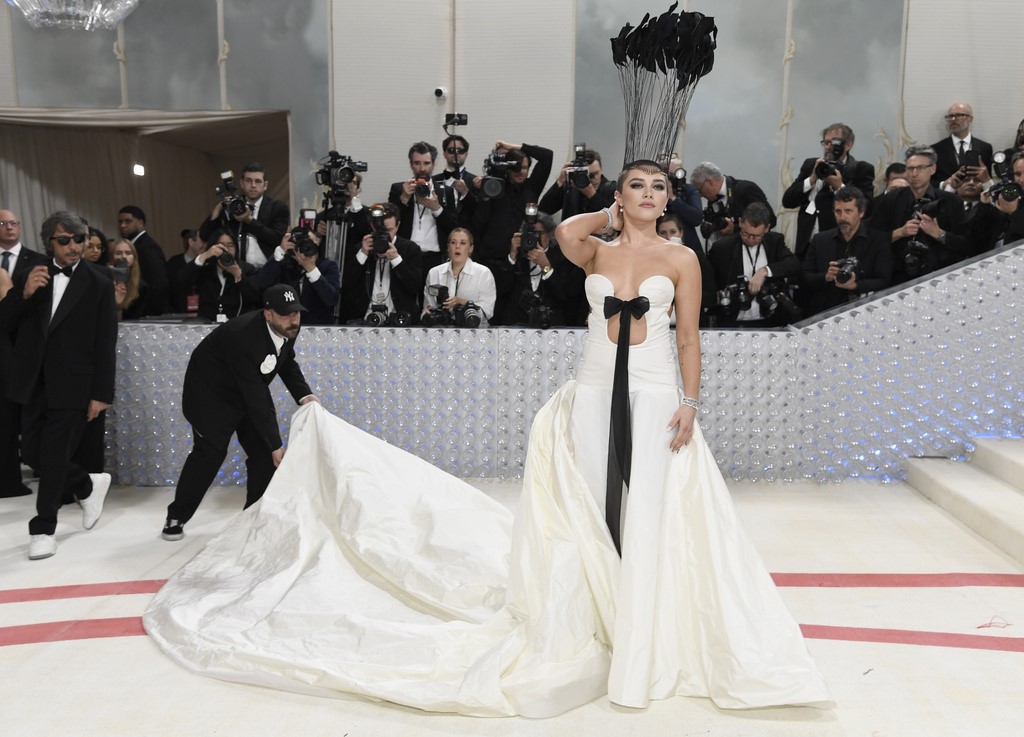 Met Gala latest: Celebrities appear at biggest night in fashion - but Karl  Lagerfeld theme is still controversial, Ents & Arts News